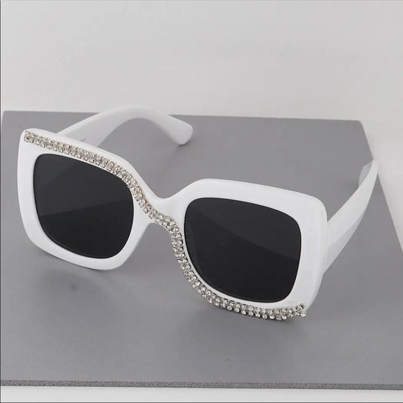 Bling, Bling Sunglasses - Picture 3 of 6